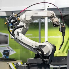 robotic-arm-welding-system-manufacturing-production-plant